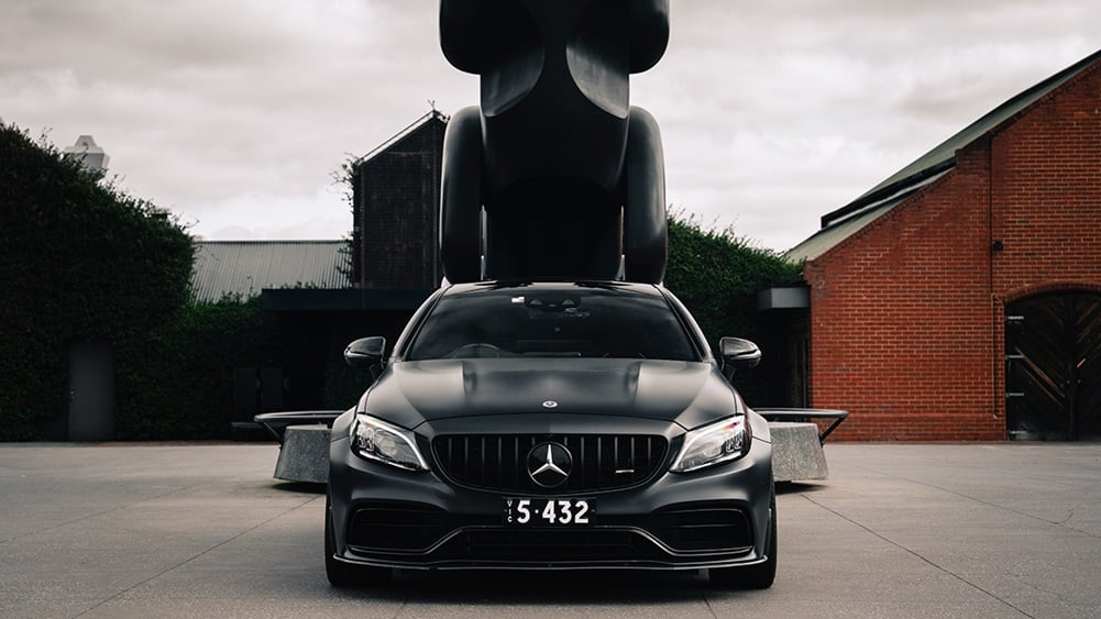 Mercedes with Heritage plate 5.432